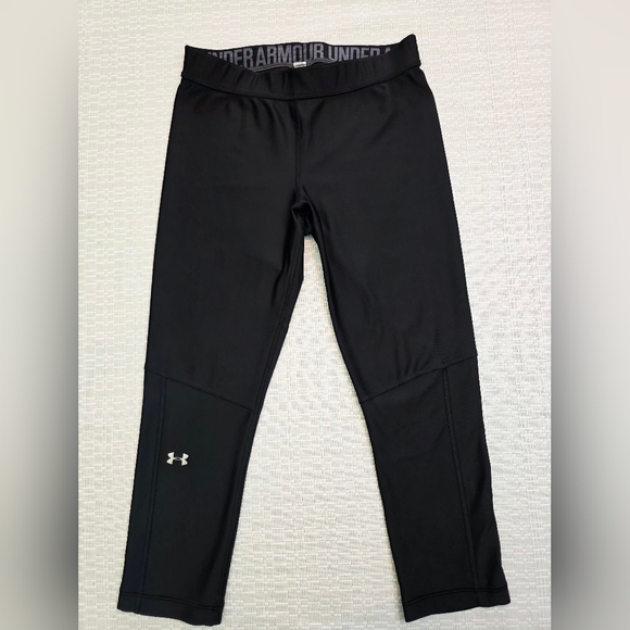Under Armour Pants - Under Armour HeatGear Cropped Leggings, Black, Size Small